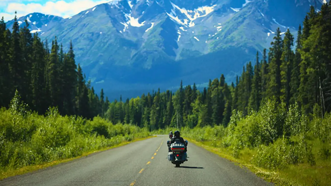 dicas para uma road trip de moto ao Alasca.
