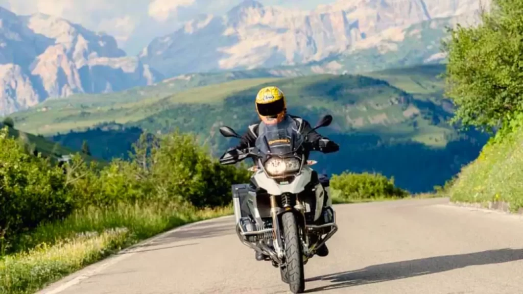 dicas para uma road trip de moto ao Alasca.